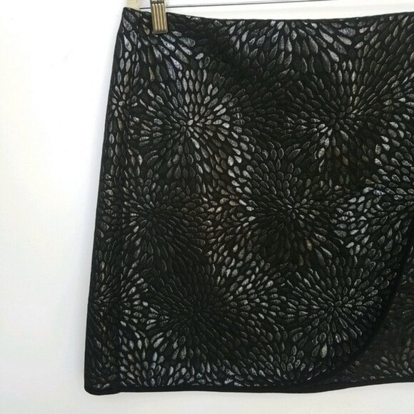 LOFT Skirt Metallic Silver Petal Circular Print Sz 12 - EUC! - Picture 6 of 11